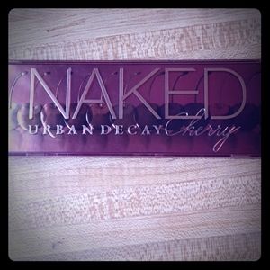 Urban Decay Naked Cherry Eyeshadow Palette